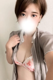 しいな（32）業界完全未経験！！ショートカットのびちょびちょ甘えん坊介〇士！