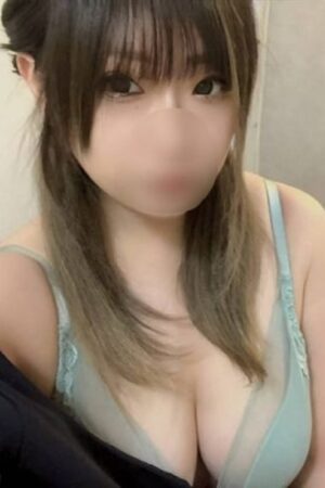 ひなみ(25)レア出勤嬢。おしりばっか見ようとしないでください