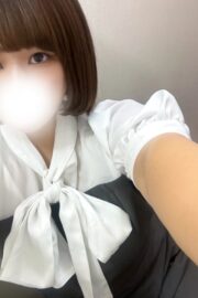 しお（22）ミニチュア爆乳Hカップ美女！癒らしの天使！