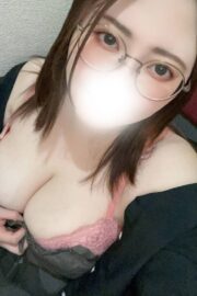 みつき（22）Ｊカップ工場女子！！！感じすぎて押さえられない敏感ボディをどうにかしてくれる紳士募集中！